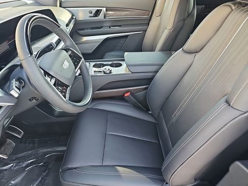 New 2026 Cadillac Vistiq Luxury w/ LPO, Floor Liner Package image 16