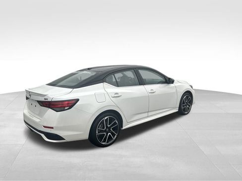 Certified 2025 Nissan Sentra SR w/ SR Premium Package image 5