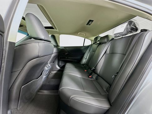 New 2025 Lexus ES 300h w/ Premium Package image 26