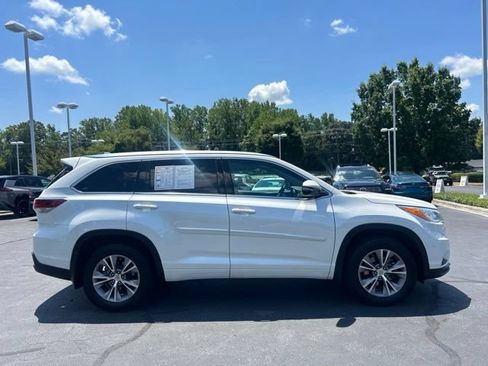 Used 2014 Toyota Highlander XLE AWD/4WD image 5