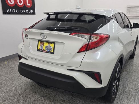 Used 2018 Toyota C-HR XLE image 8