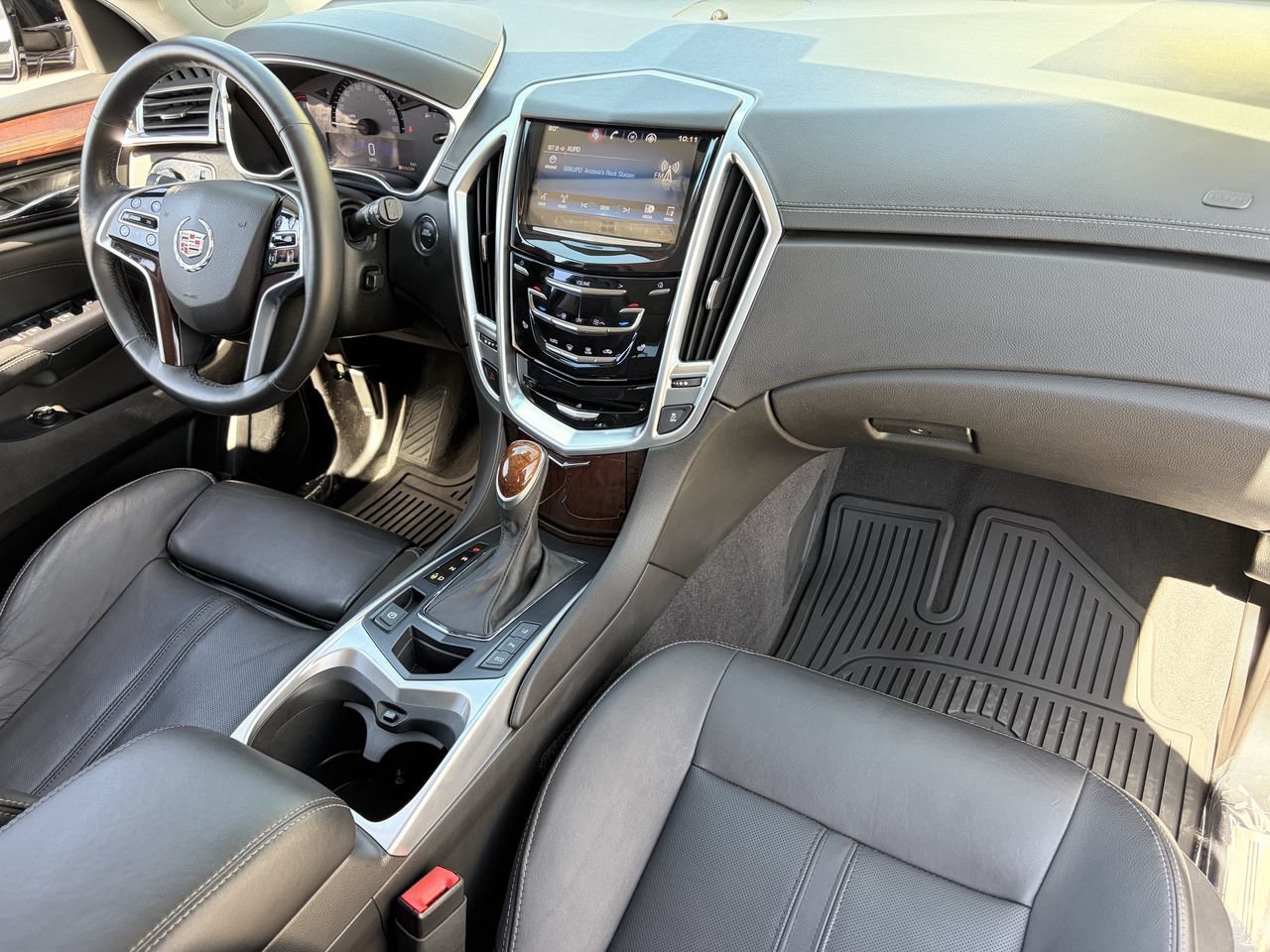 Used 2015 Cadillac SRX Luxury w/ Driver Awareness Package FWD image 12