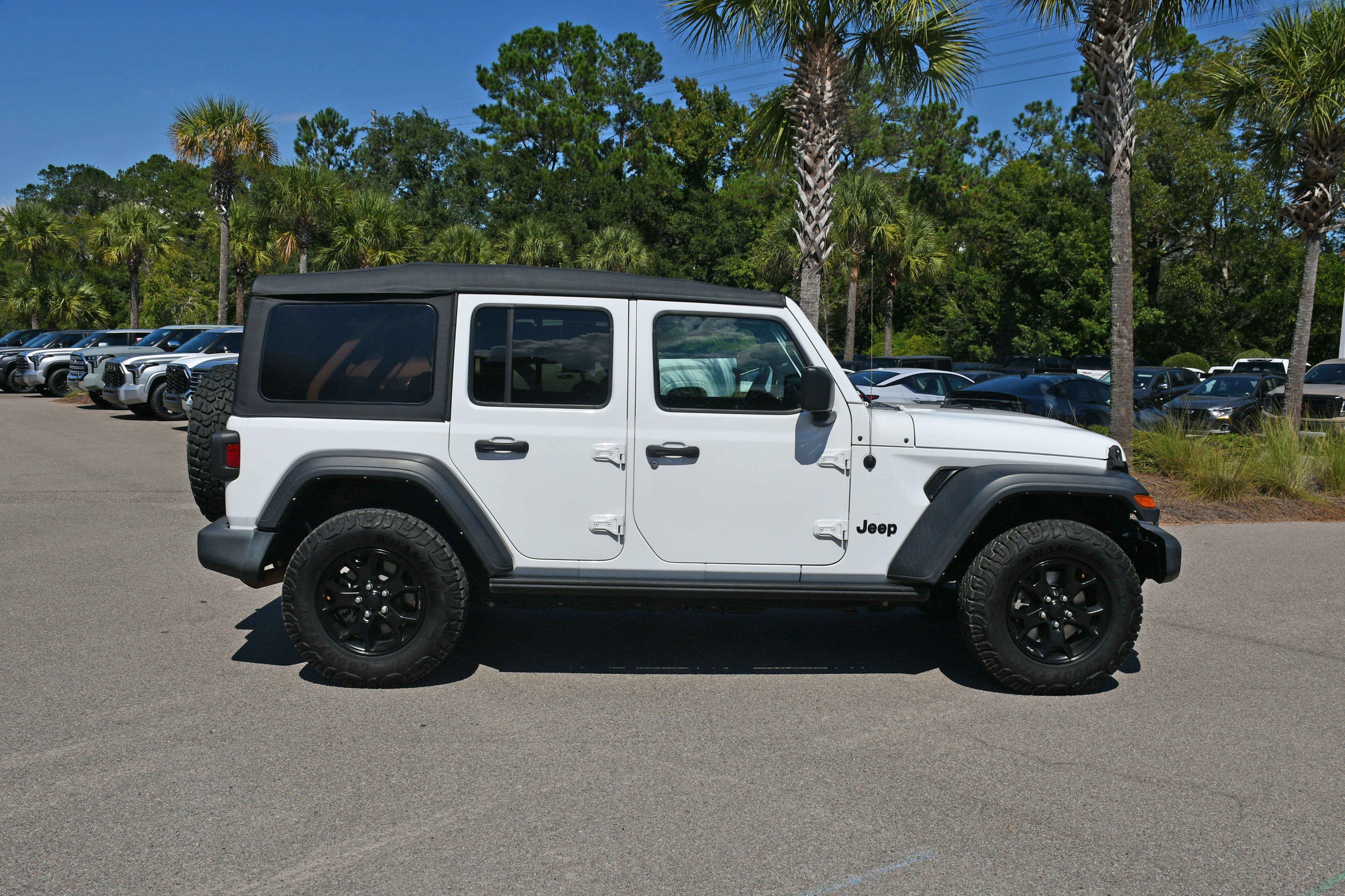 Used 2021 Jeep Wrangler Unlimited Sport AWD/4WD image 2