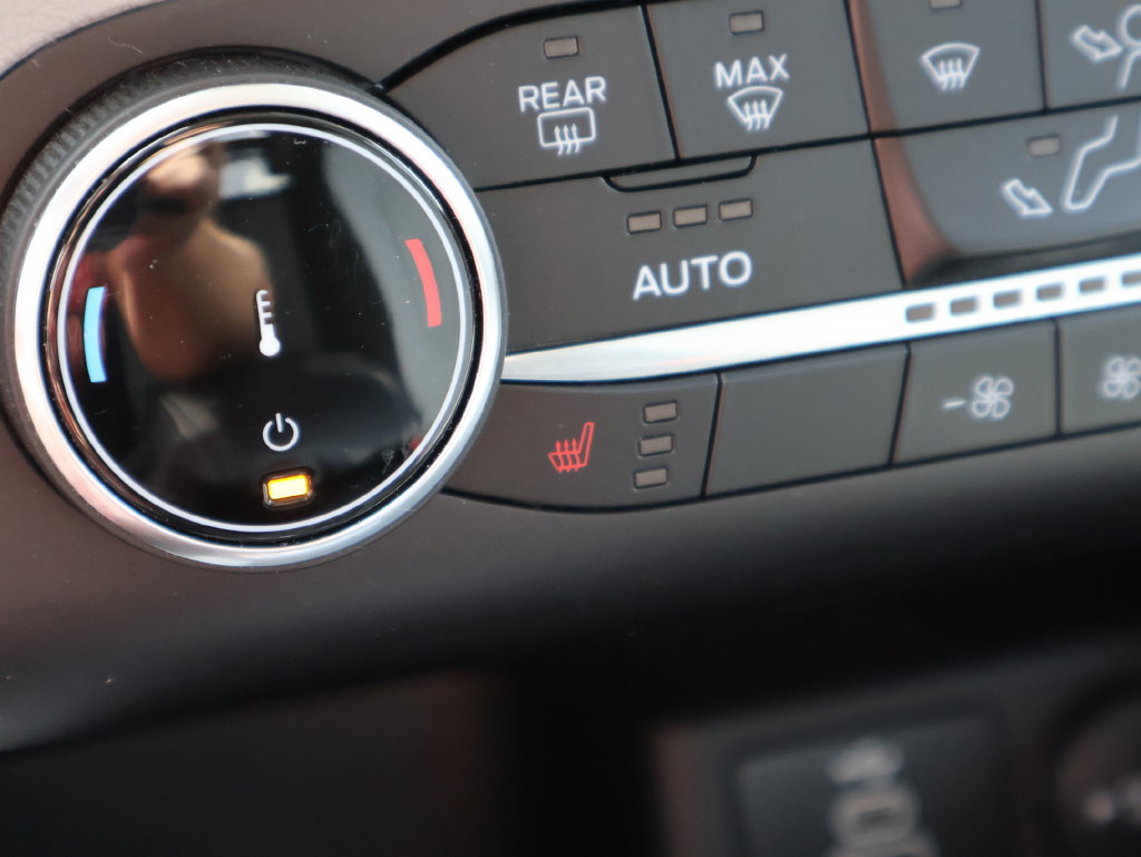 Certified 2025 Ford Escape Active w/ Cold Weather Package FWD image 36
