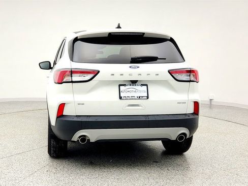 Used 2022 Ford Escape SE image 6