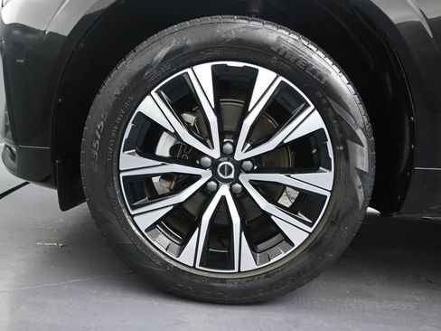 Certified 2024 Volvo XC60 B5 Core w/ Protection Package Premier AWD/4WD image 9