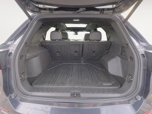 Used 2022 Chevrolet Equinox RS w/ Infotainment Package image 13