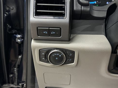 Used 2022 Ford F350 XLT w/ XLT Premium Package AWD/4WD image 35
