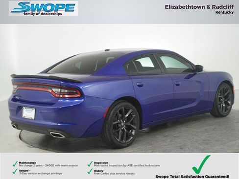 Used 2022 Dodge Charger SXT w/ Blacktop Package image 3