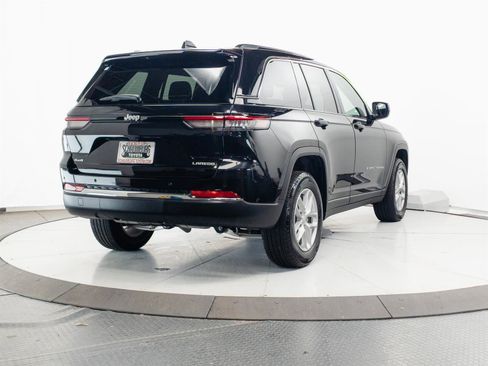 Used 2024 Jeep Grand Cherokee Laredo X w/ Luxury Tech Group I AWD/4WD image 11