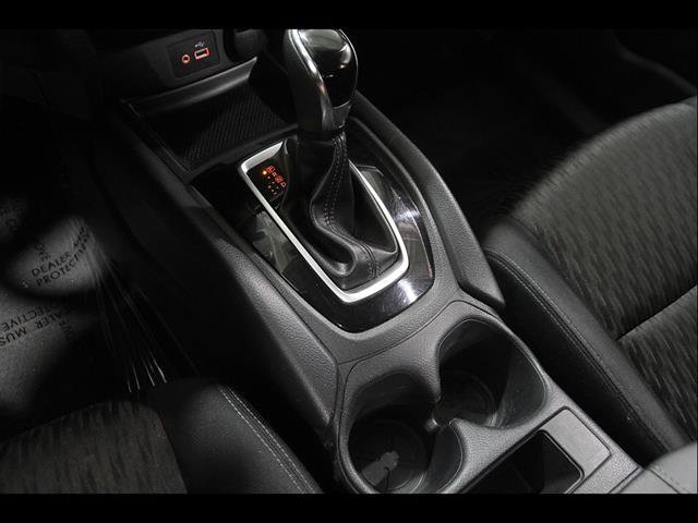 Used 2018 Nissan Rogue S AWD/4WD image 15