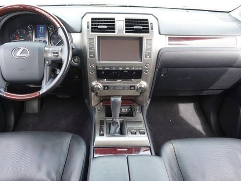 Used 2017 Lexus GX 460 Premium image 27