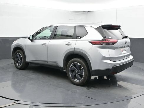 Used 2025 Nissan Rogue SV FWD image 10