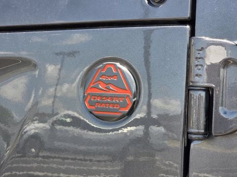 Used 2022 Jeep Gladiator Mojave AWD/4WD image 31