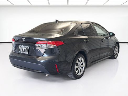 Used 2022 Toyota Corolla LE image 4