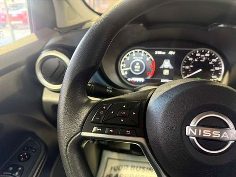 Used 2025 Nissan Versa SV image 11