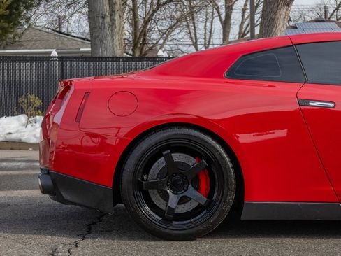 Used 2010 Nissan GT-R Premium image 20