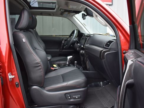 Certified 2024 Toyota 4Runner TRD Off-Road Premium w/ Off Road Premium Plus Package AWD/4WD image 25