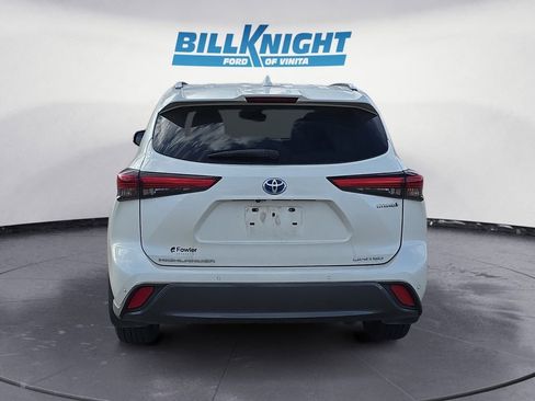 Used 2021 Toyota Highlander Limited image 4