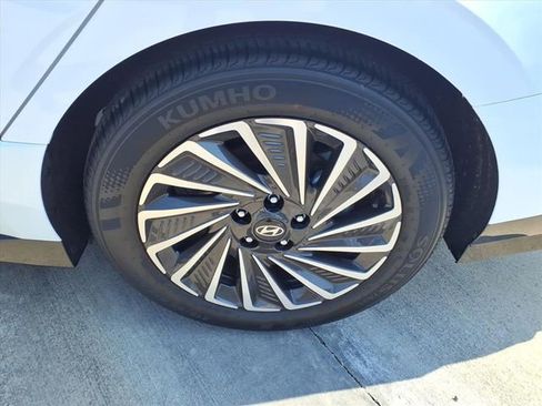 Used 2025 Hyundai Sonata Limited image 20