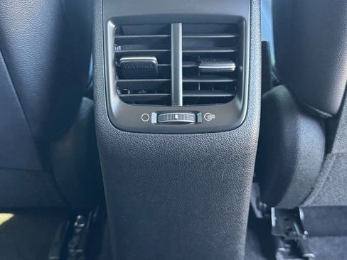 Used 2022 Kia Niro EX image 18