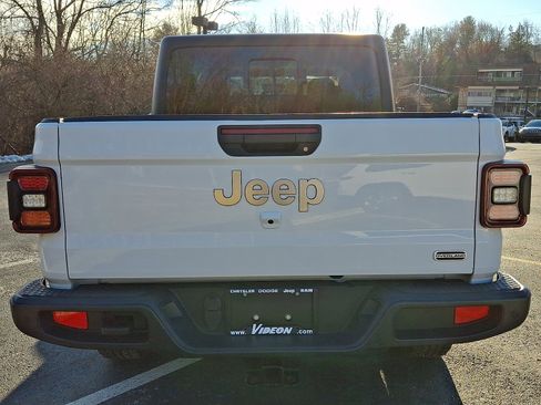 Used 2022 Jeep Gladiator Overland w/ Popular Equipment Package image 5