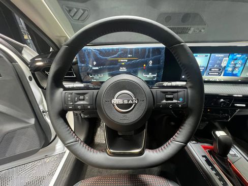 New 2026 Nissan Kicks SR w/ SR Premium Package FWD image 9