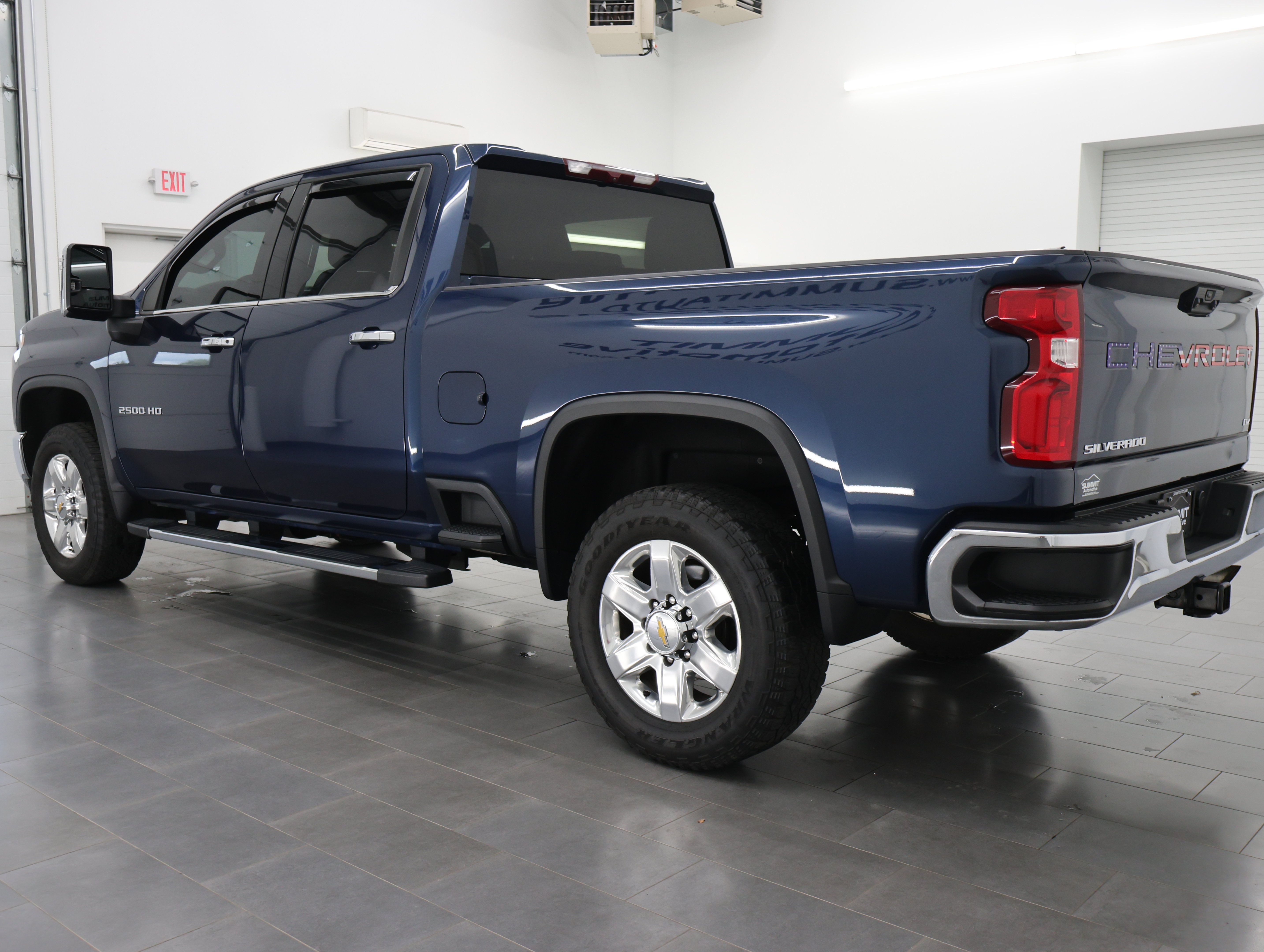Used 2023 Chevrolet Silverado 2500 LTZ w/ Gooseneck/5TH Wheel Package AWD/4WD image 6
