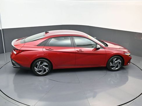 Certified 2025 Hyundai Elantra SEL image 15