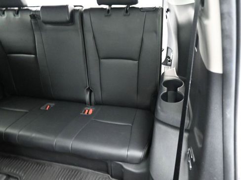 Used 2020 Toyota Highlander Limited image 22