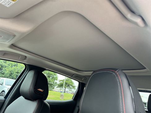 New 2025 Nissan Kicks SR w/ SR Premium Package FWD image 15