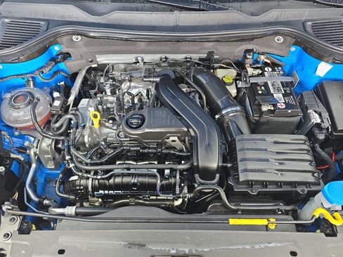 Certified 2023 Volkswagen Taos SE w/ Panoramic Sunroof Package image 30