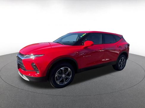Used 2026 Chevrolet Blazer LT FWD image 8