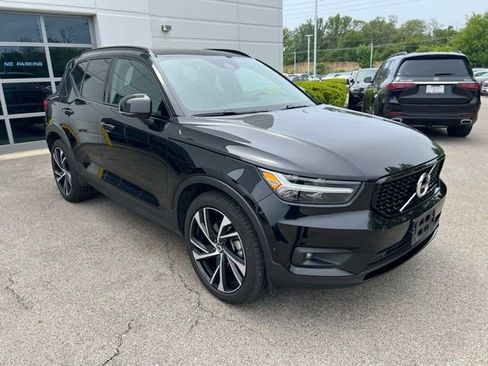 Used 2020 Volvo XC40 T5 R-Design w/ Protection Package Premier AWD/4WD image 4