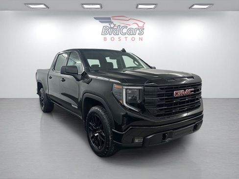 Used 2024 GMC Sierra 1500 Elevation w/ Preferred Package AWD/4WD image 3