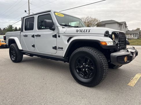 Used 2022 Jeep Gladiator Willys image 3