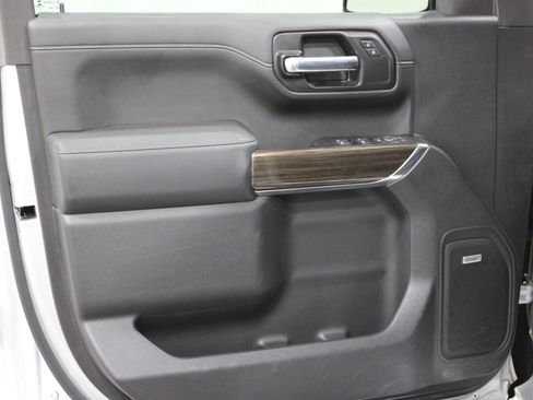 Used 2020 Chevrolet Silverado 1500 RST image 6