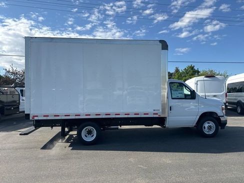 New 2026 Ford E-350 and Econoline 350 Super Duty w/ Driver's Safety Package RWD image 4