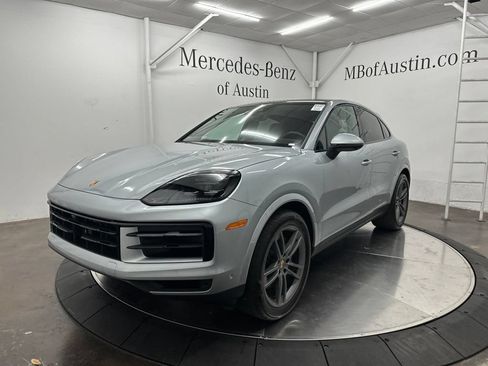 Used 2024 Porsche Cayenne Coupe AWD/4WD image 3