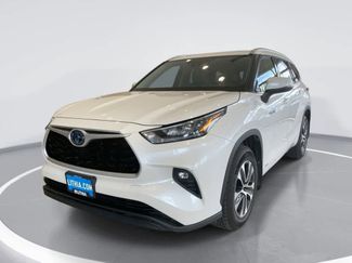 Used 2020 Toyota Highlander XLE AWD/4WD video 1
