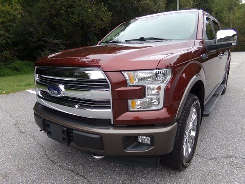 Used 2017 Ford F150 Lariat AWD/4WD image 2