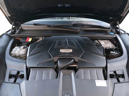 Used 2019 Porsche Cayenne image 18