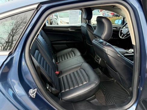 Used 2019 Ford Fusion SEL image 16