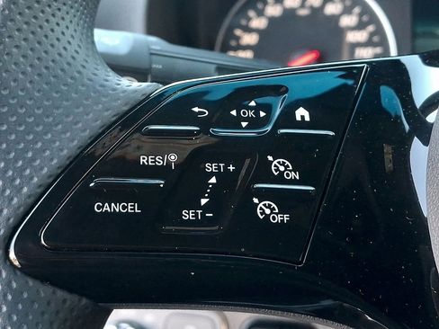 Used 2025 Mercedes-Benz Sprinter 2500 image 18