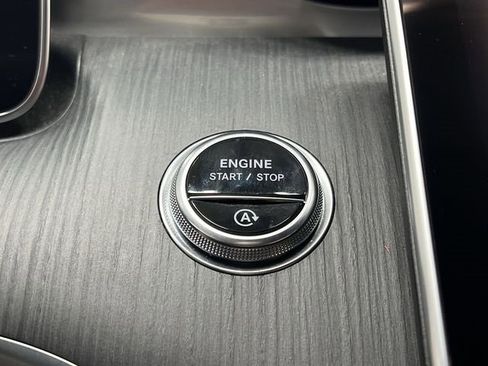 Used 2022 Mercedes-Benz C 300 4MATIC Sedan image 11