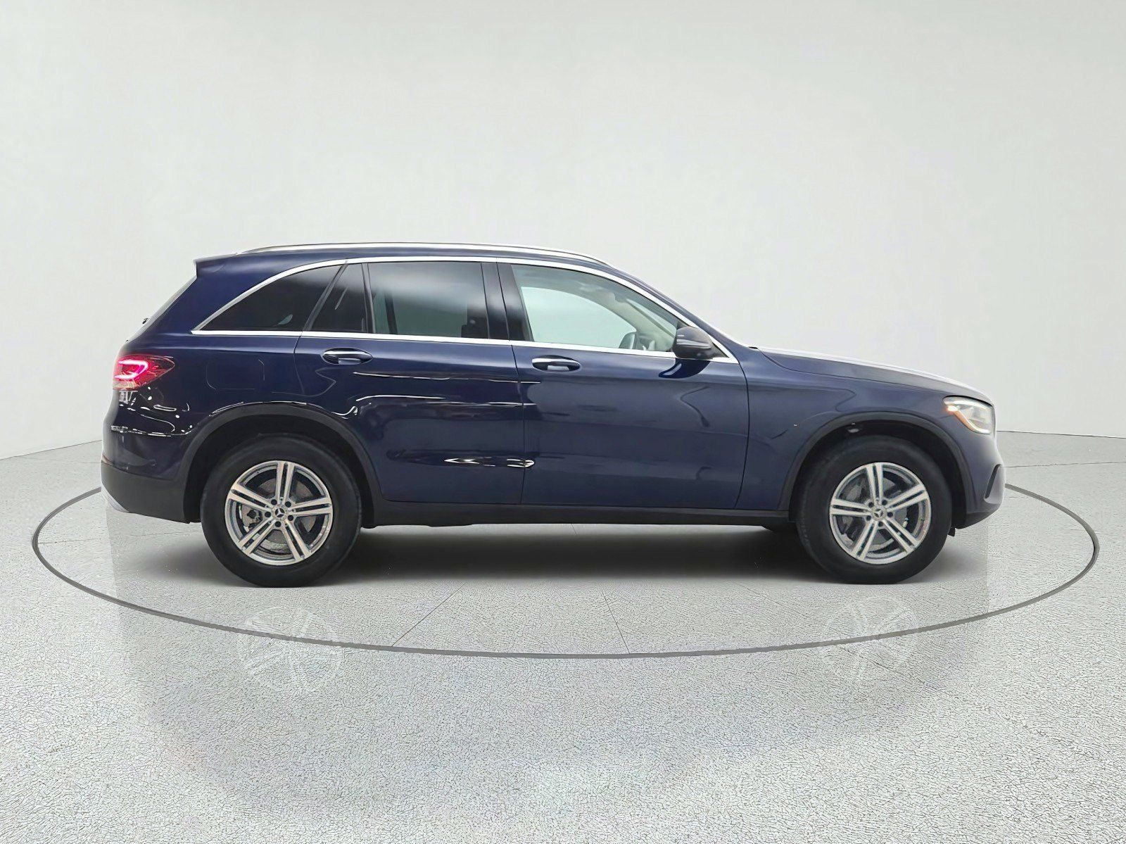 Certified 2022 Mercedes-Benz GLC 300 4MATIC w/ Premium Package Lite image 4
