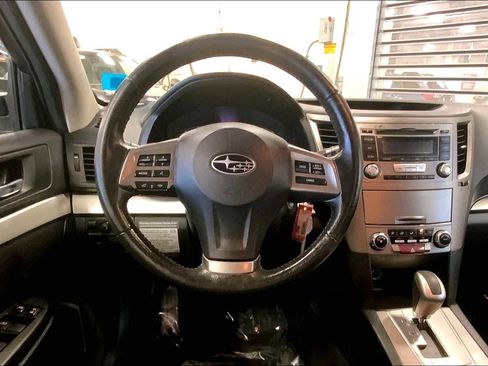 Used 2012 Subaru Outback 2.5i Premium w/ All-Weather Pkg image 5