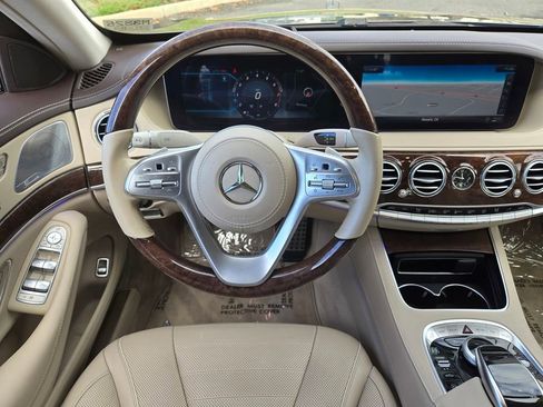 Used 2019 Mercedes-Benz S 560 Sedan image 19