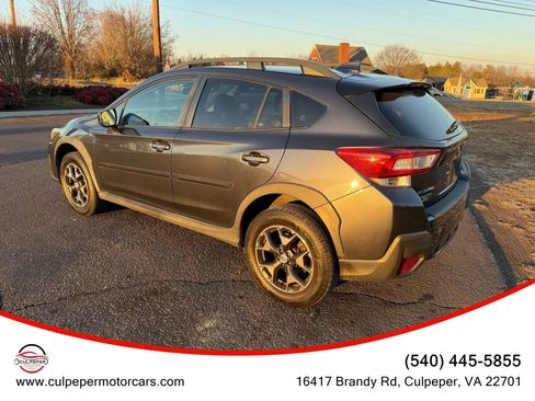 Used 2018 Subaru Crosstrek 2.0i Premium w/ Eyesight System image 3