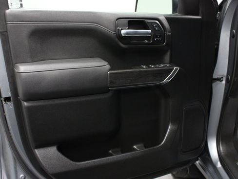 Used 2021 Chevrolet Silverado 1500 LTZ AWD/4WD image 11
